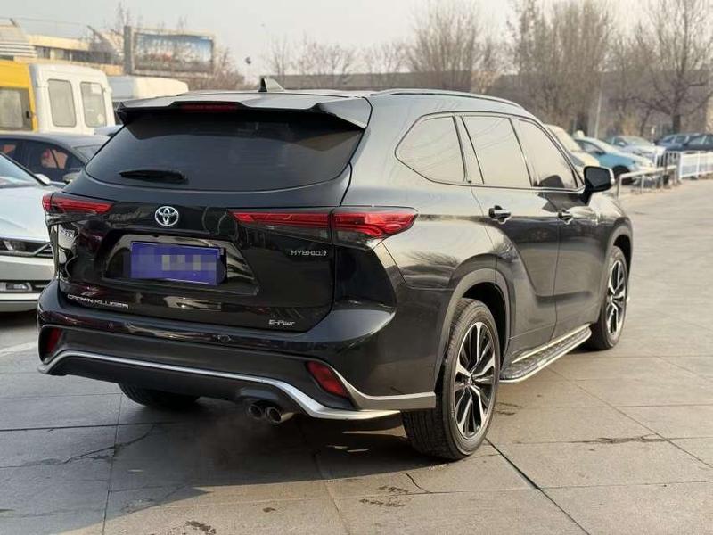 Toyota Crown Kluger, 2022 — фото 6 из 10