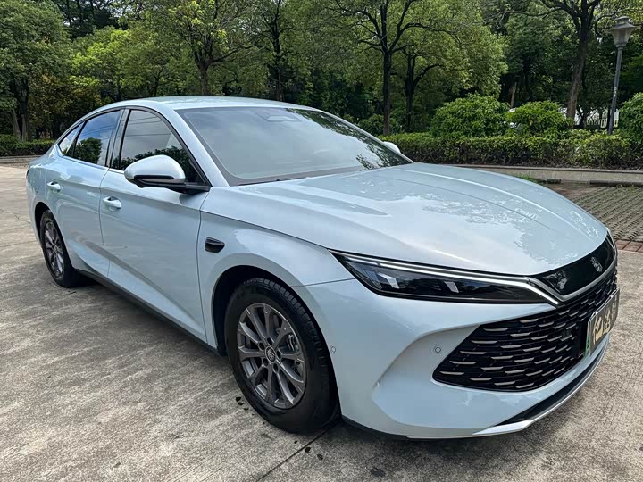 BYD Qin L, 2025 — фото 8 из 9