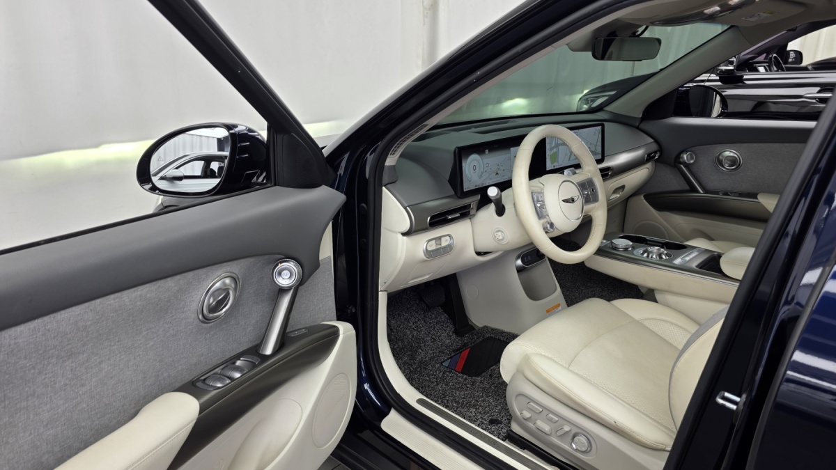 Genesis GV60, 2023 — фото 9 из 12