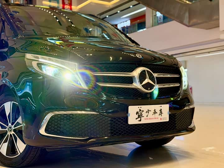 Mercedes-Benz V-Class, 2022 — фото 4 из 9