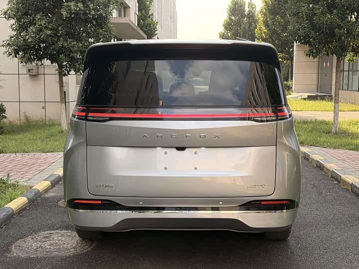 BAIC Arcfox Wendao V9, 2026 — фото 6 из 9