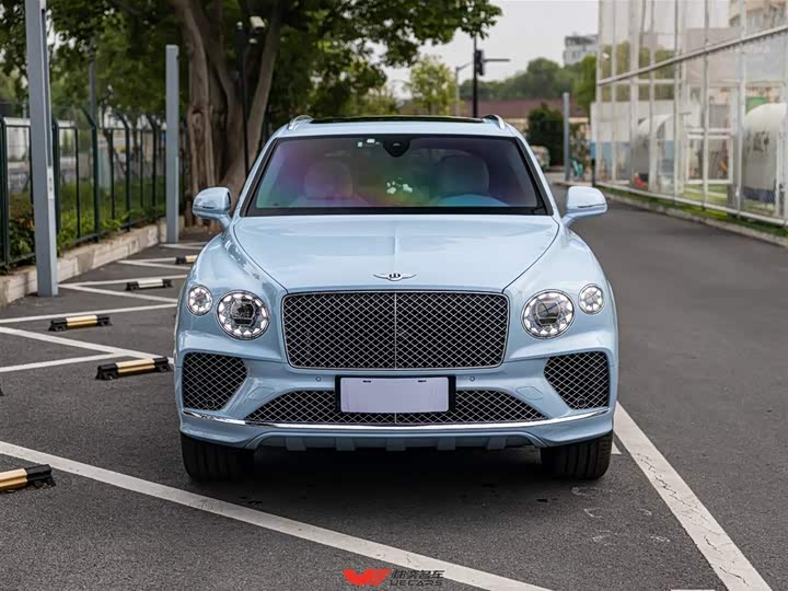 Bentley Bentayga, 2023 — фото 2 из 9