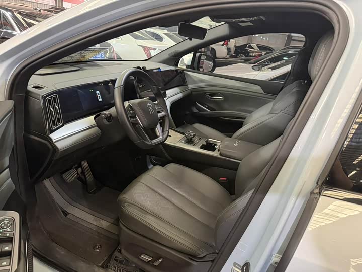 BYD Song L DM-i Hybrid, 2025 — фото 7 из 9
