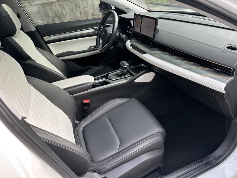 Geely Emgrand L, 2022 — фото 10 из 12