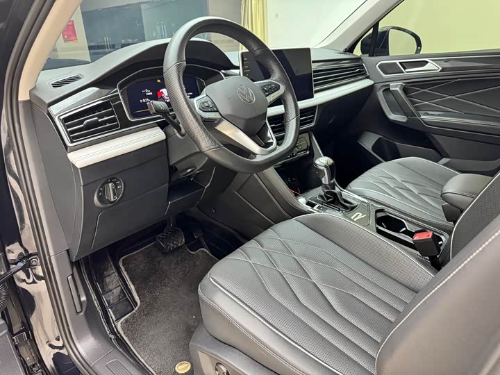 Volkswagen Tiguan L Pro, 2023 — фото 5 из 9