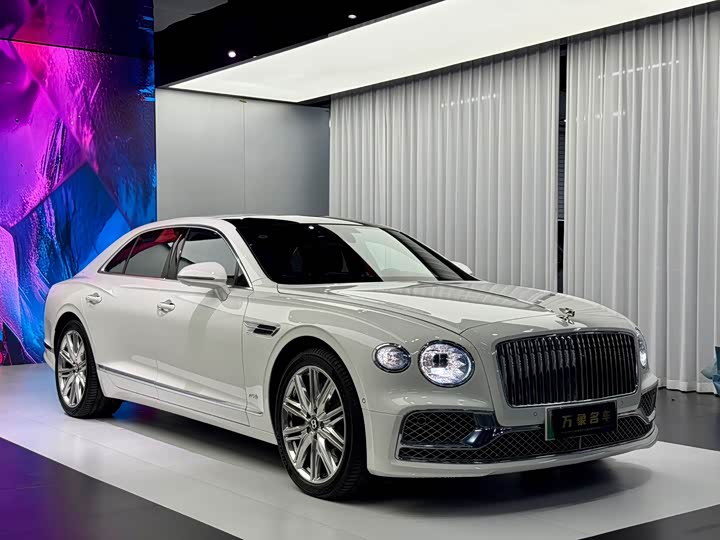 Bentley Flying Spur Hybrid, 2023 — фото 3 из 9