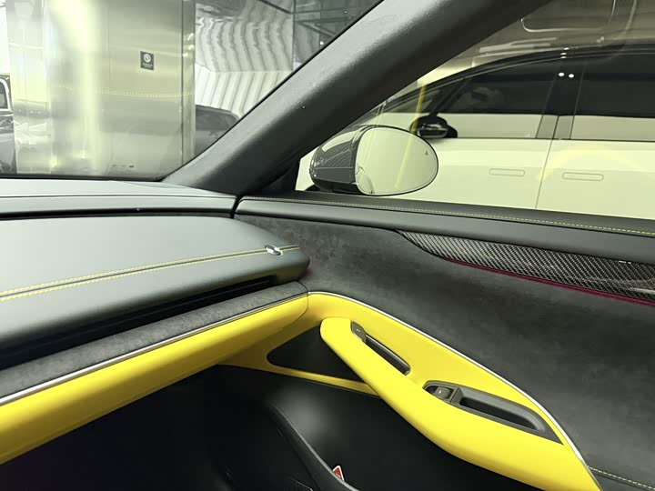 Xiaomi SU7 Ultra, 2025 — фото 9 из 9