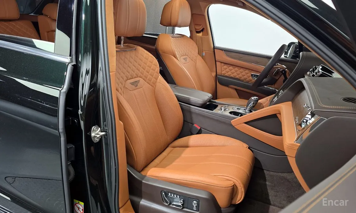 Bentley Bentayga, 2023 — фото 12 из 12