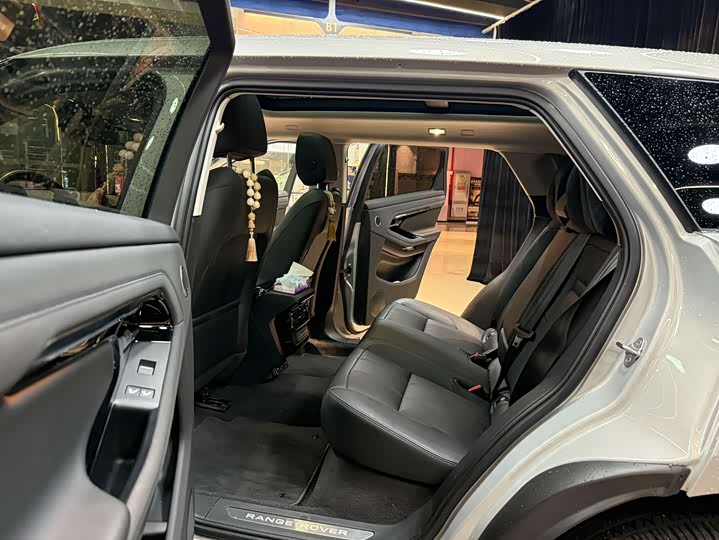 Land Rover Range Rover Evoque L, 2022 — фото 5 из 9