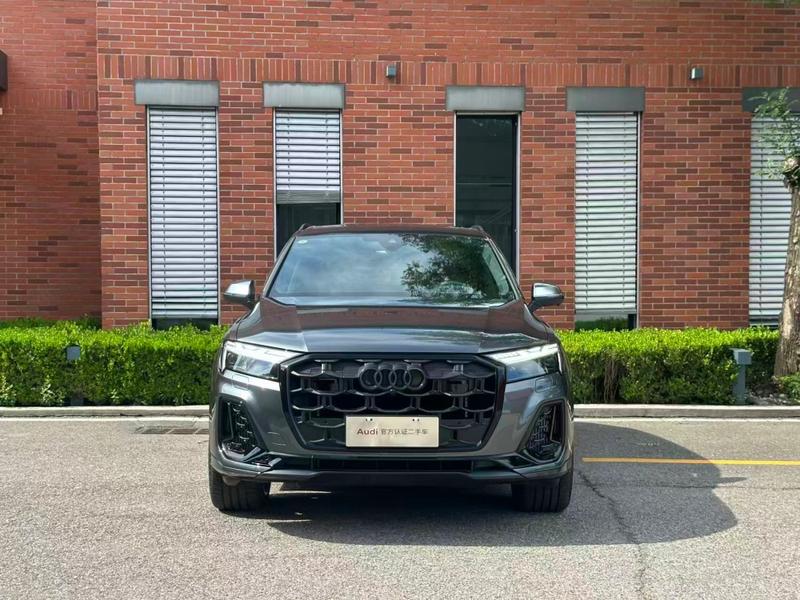 Audi SQ7, 2025 — фото 2 из 12