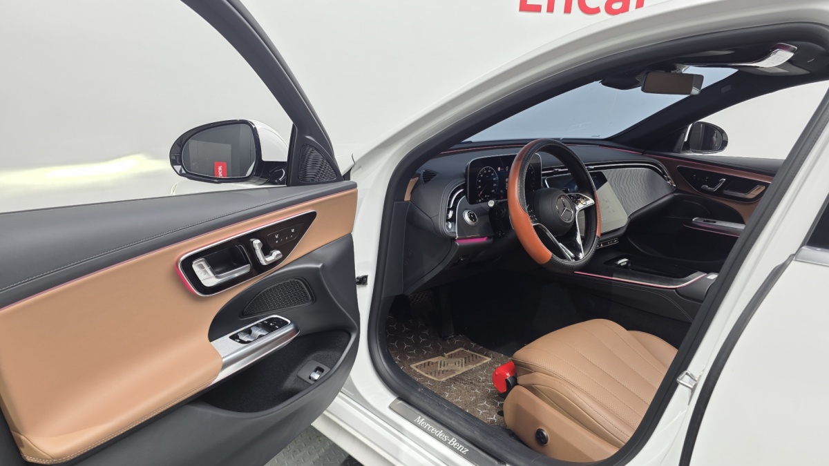 Mercedes-Benz E-Class, 2024 — фото 7 из 12
