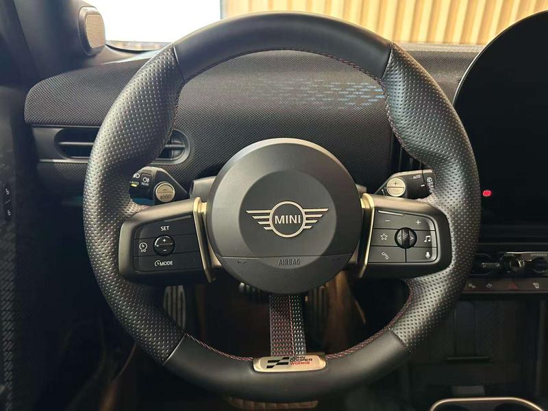 Mini Mini JCW, 2024 — фото 8 из 11