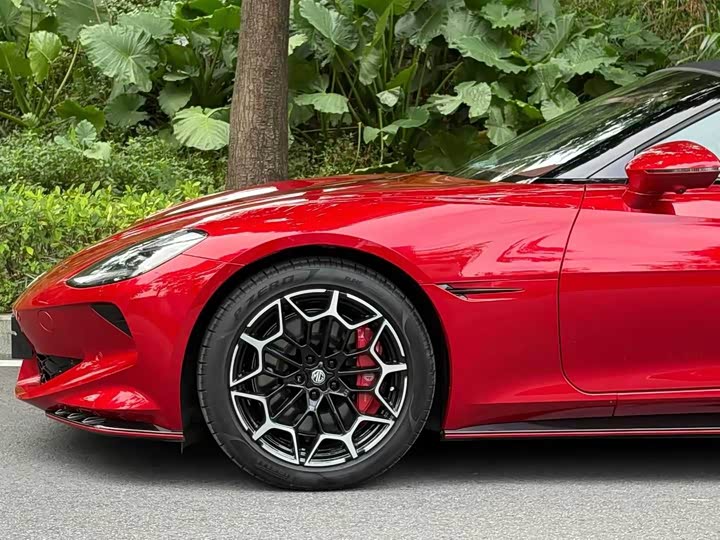 MG Motor Cyberster, 2023 — фото 3 из 9