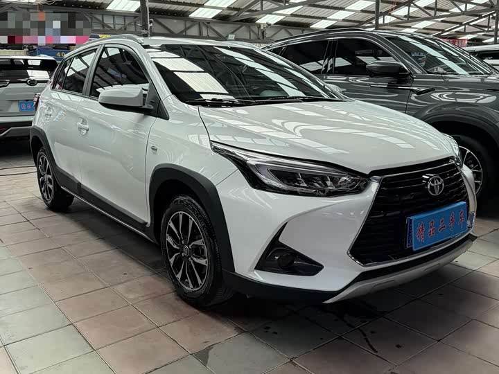 Toyota Yaris L Hatchback, 2022 — фото 3 из 9