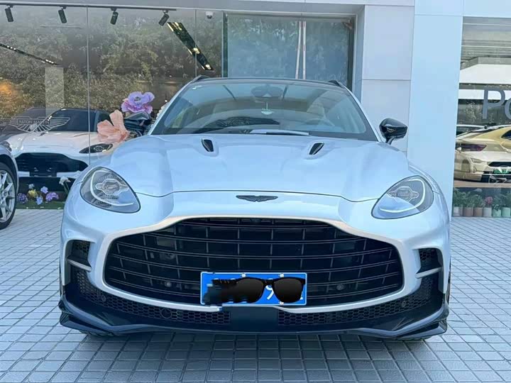 Aston Martin DBX, 2023 — фото 2 из 5