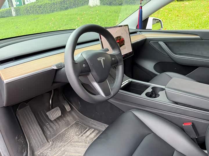 Tesla Model Y, 2022 — фото 7 из 9
