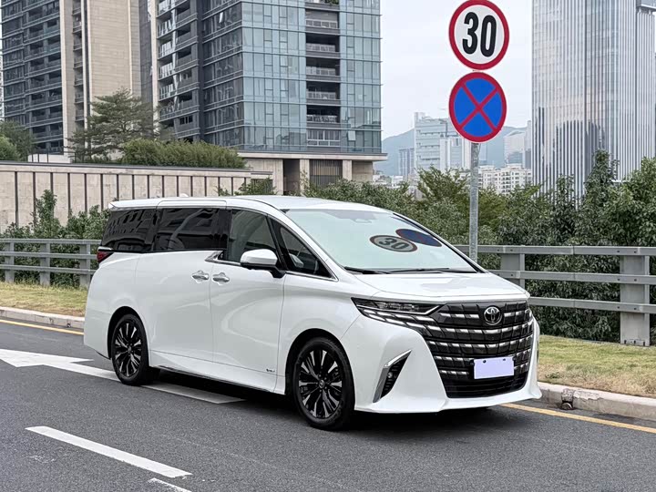 Toyota Alphard, 2023 — фото 3 из 9