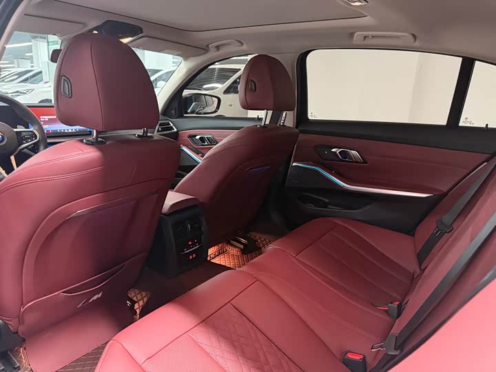BMW 3 Series, 2025 — фото 7 из 9