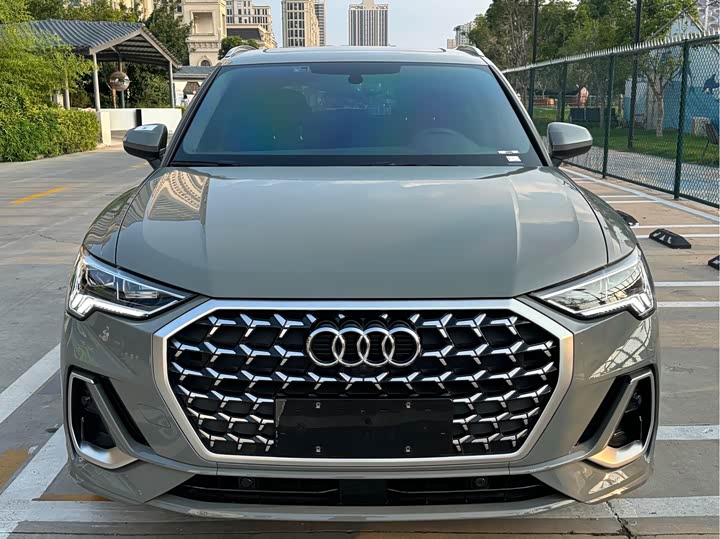 Audi Q3, 2023 — фото 2 из 9