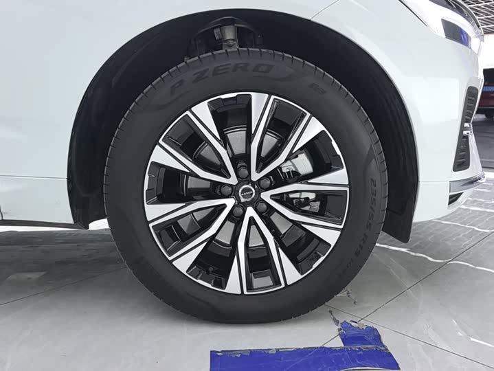 Volvo XC60, 2025 — фото 6 из 9