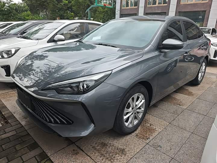 Roewe i5, 2025 — купить в Оренбурге под ключ
