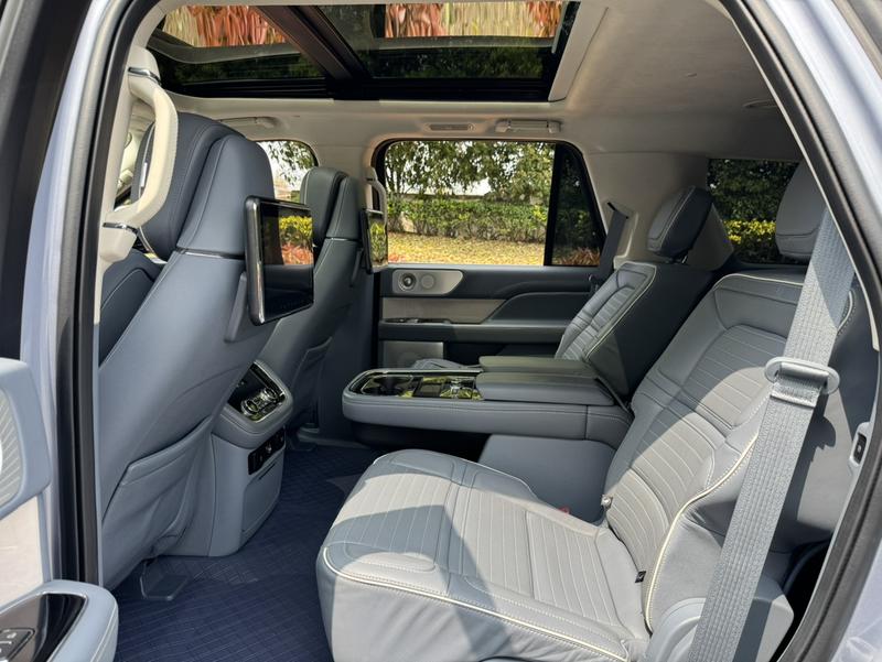 Lincoln Navigator, 2022 — фото 11 из 12
