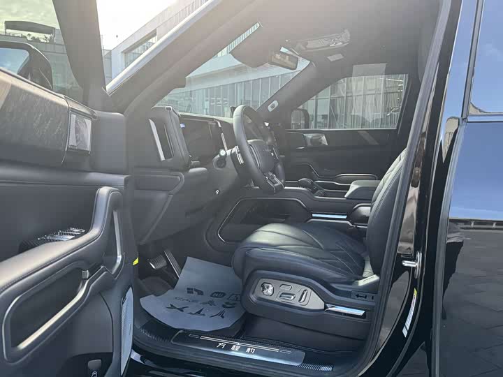 BYD FangChengBao Leopard 8, 2024 — фото 7 из 9