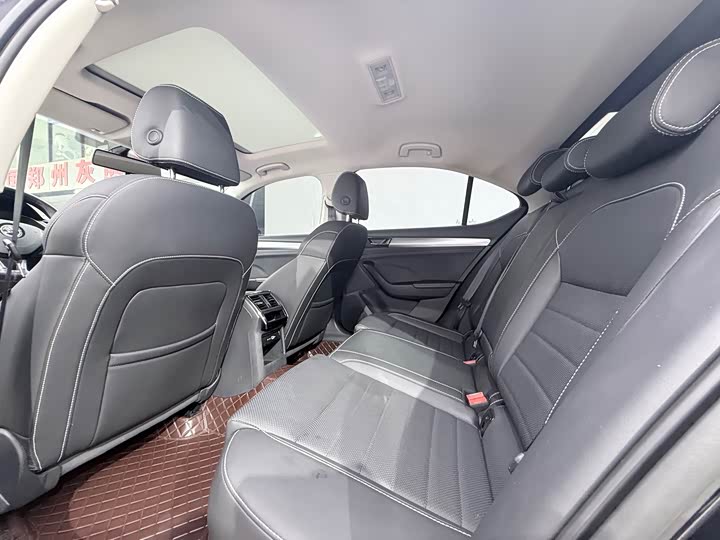 Skoda Superb, 2023 — фото 8 из 9