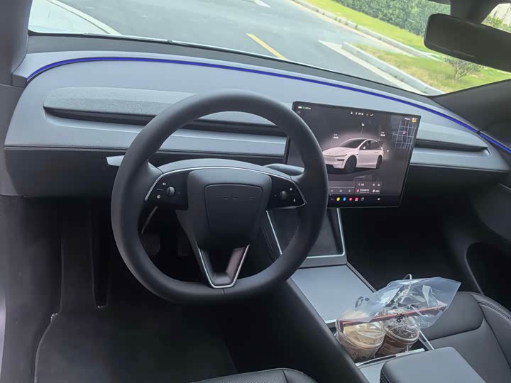 Tesla Model Y, 2025 — фото 6 из 7