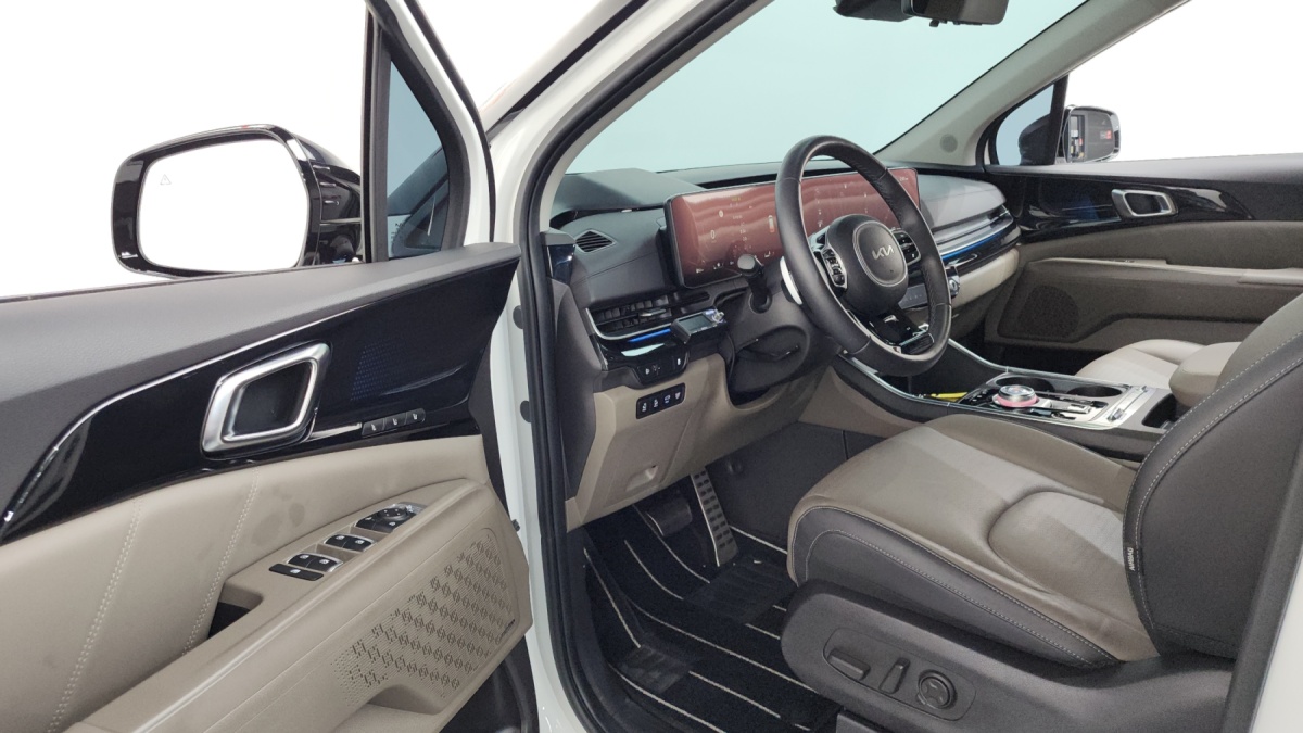 Kia Carnival, 2023 — фото 9 из 12