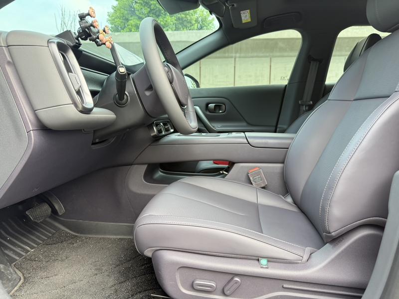 Leapmotor Lafa5, 2025 — фото 8 из 10