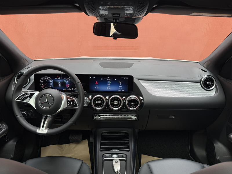 Mercedes-Benz GLA-Class, 2024 — фото 6 из 10