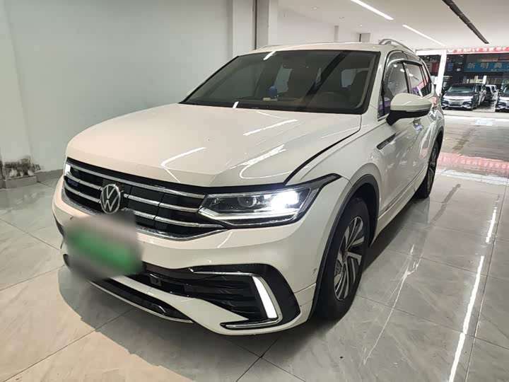 Volkswagen Tiguan L Hybrid, 2022 — купить в Санкт-Петербурге под ключ