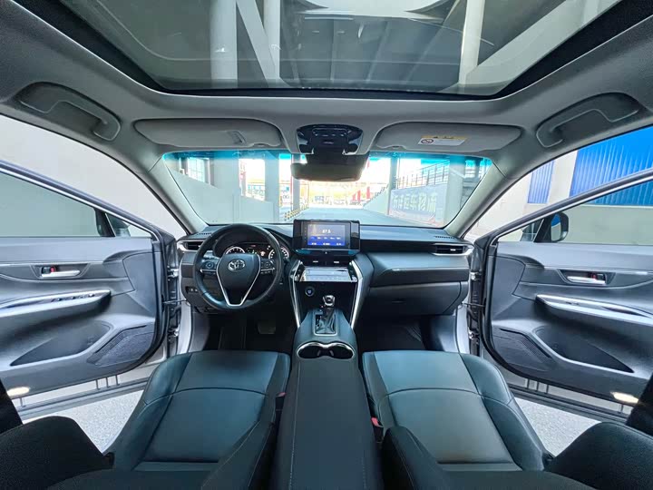 Toyota Venza, 2022 — фото 11 из 12