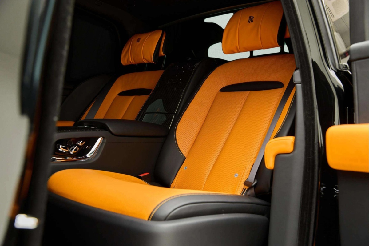 Rolls-Royce Cullinan, 2023 — фото 10 из 12