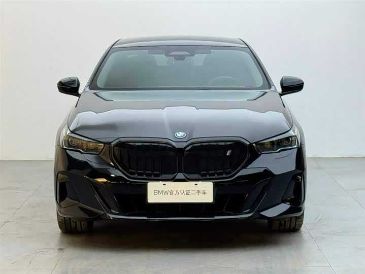BMW i5, 2025 — фото 2 из 9