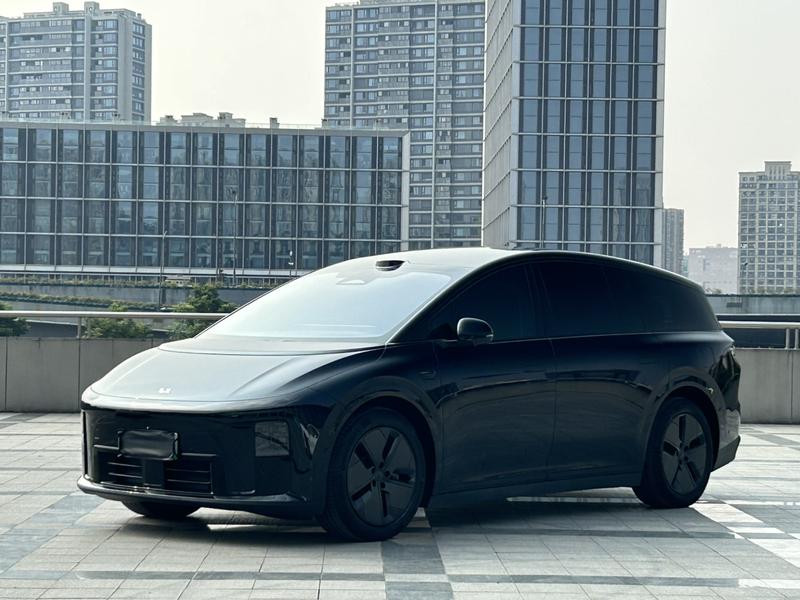 LiXiang i8, 2025 — купить в Белгороде под ключ