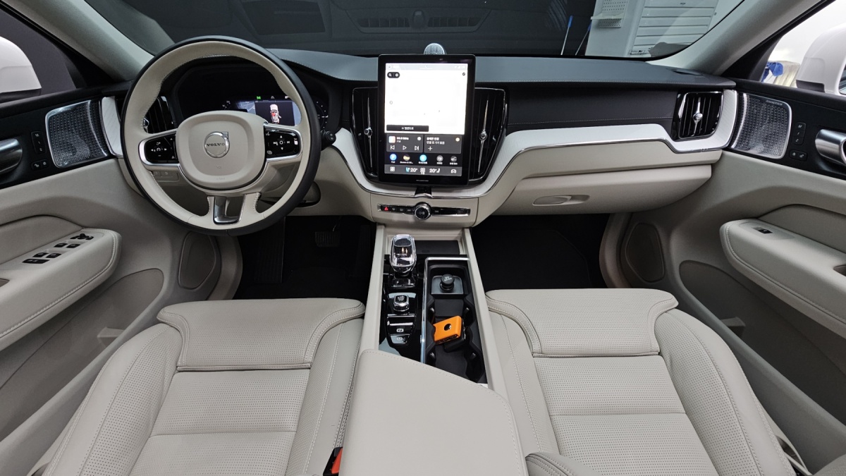 Volvo XC60, 2025 — фото 6 из 12