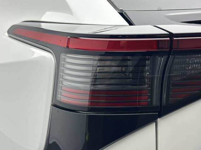 Toyota bZ4X Platinum, 2026 — фото 10 из 12