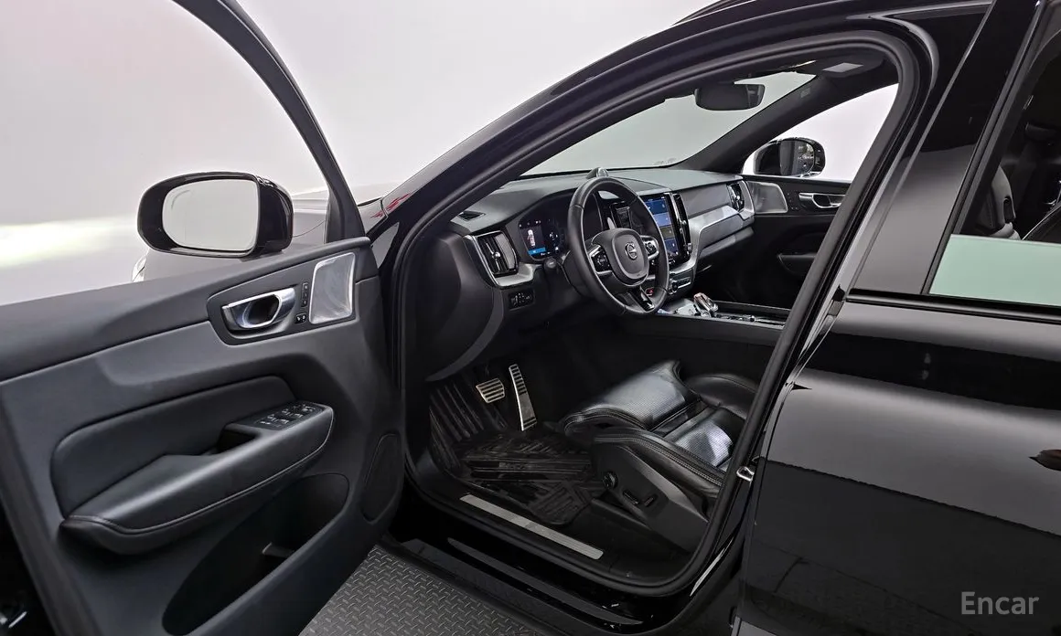 Volvo XC60, 2021 — фото 10 из 12