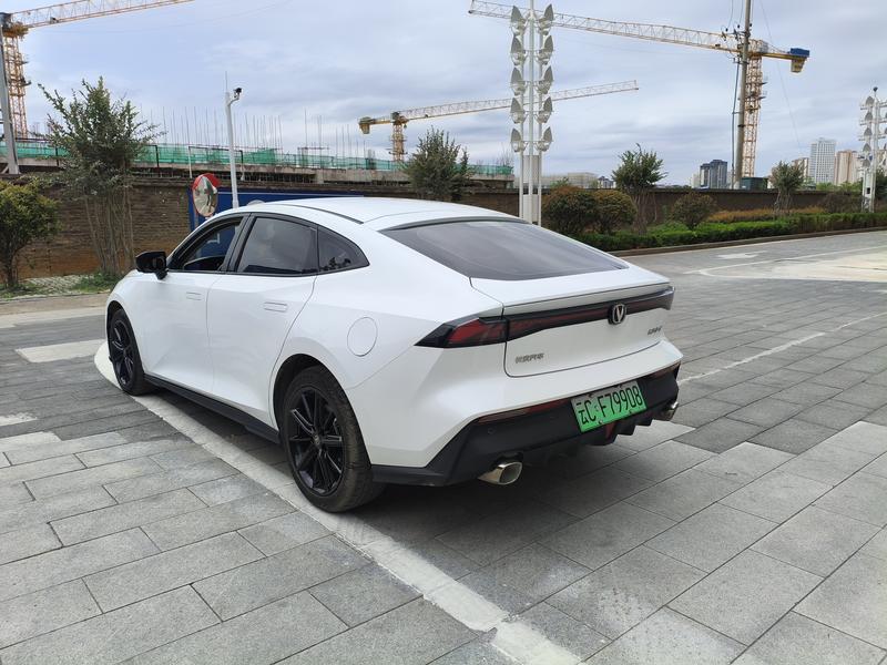 Changan UNI-V Hybrid, 2023 — фото 5 из 12