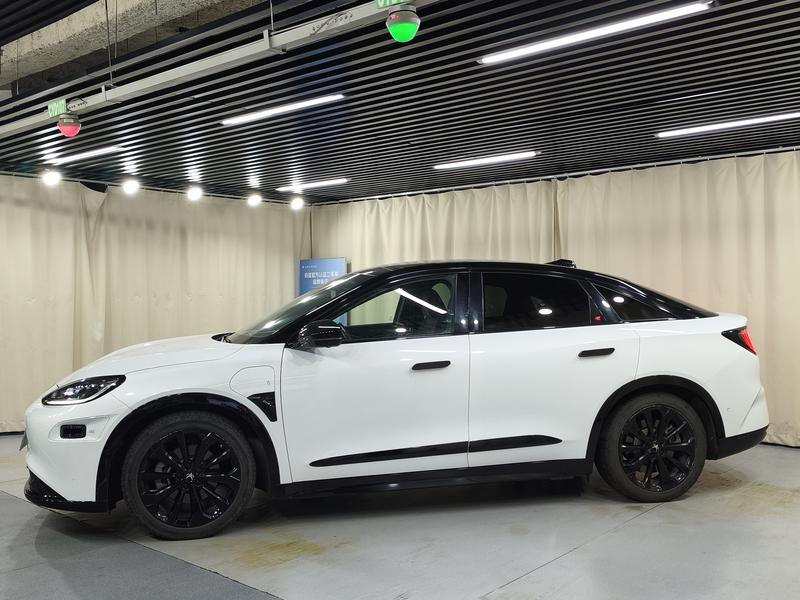 BAIC Arcfox Alpha S, 2023 — фото 4 из 11