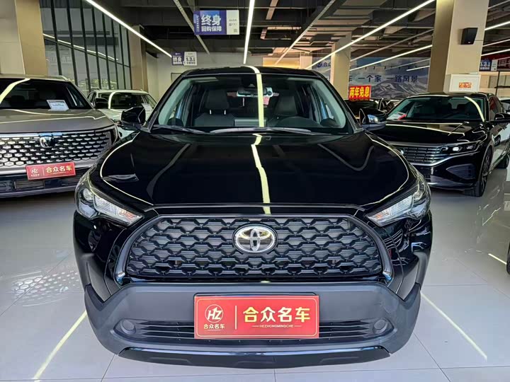 Toyota Corolla Cross, 2022 — фото 2 из 9