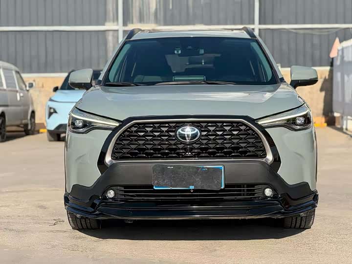 Toyota Corolla Cross, 2022 — фото 2 из 9