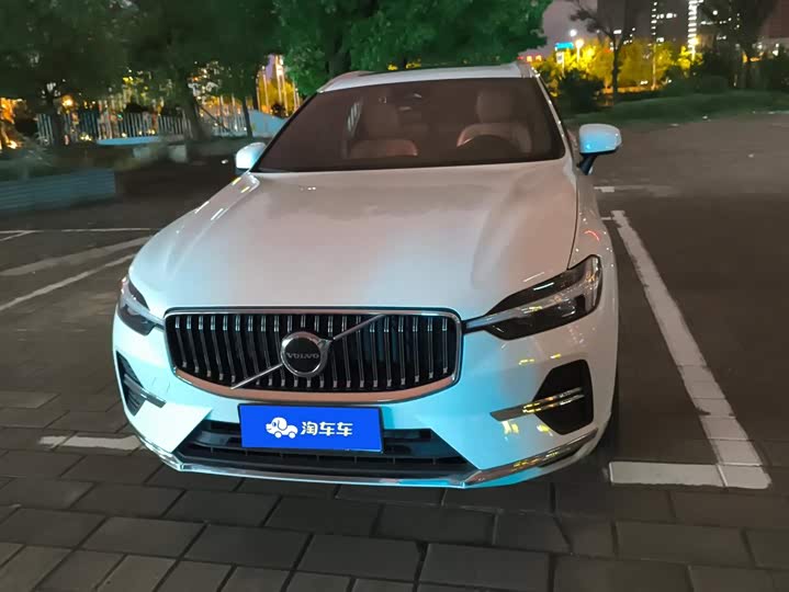 Volvo XC60, 2023 — фото 2 из 9