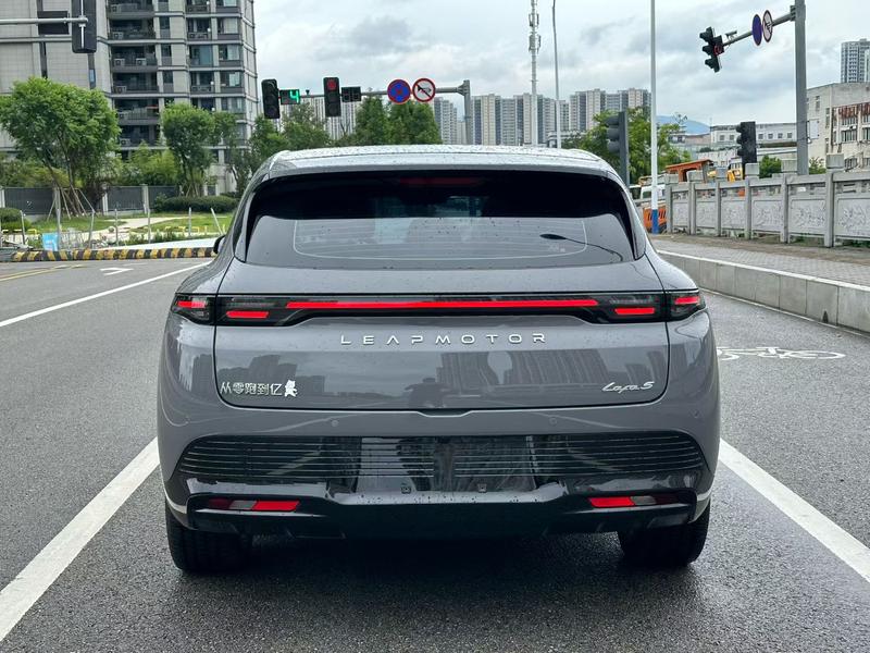 Leapmotor Lafa5, 2026 — фото 5 из 10