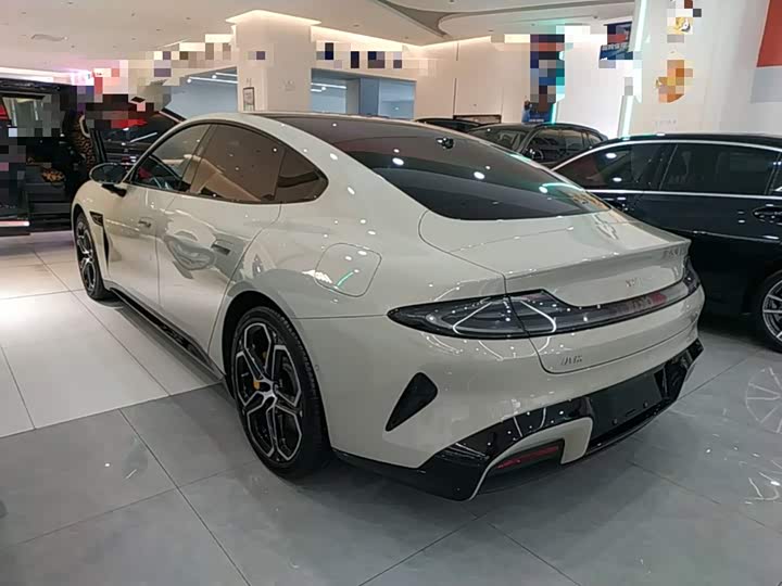 Xiaomi SU7, 2025 — фото 5 из 9