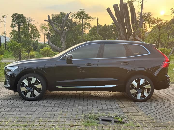 Volvo XC60 Hybrid, 2024 — фото 4 из 12