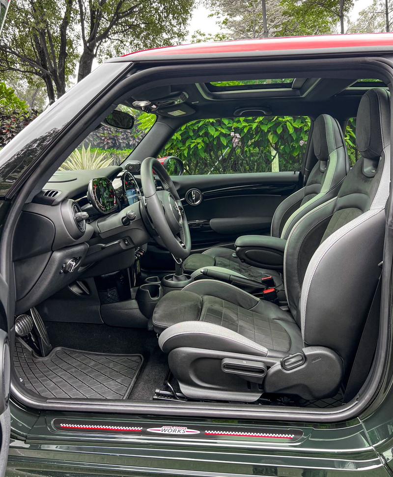 Mini Mini JCW, 2022 — фото 11 из 12