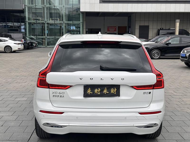 Volvo XC60, 2024 — фото 4 из 9